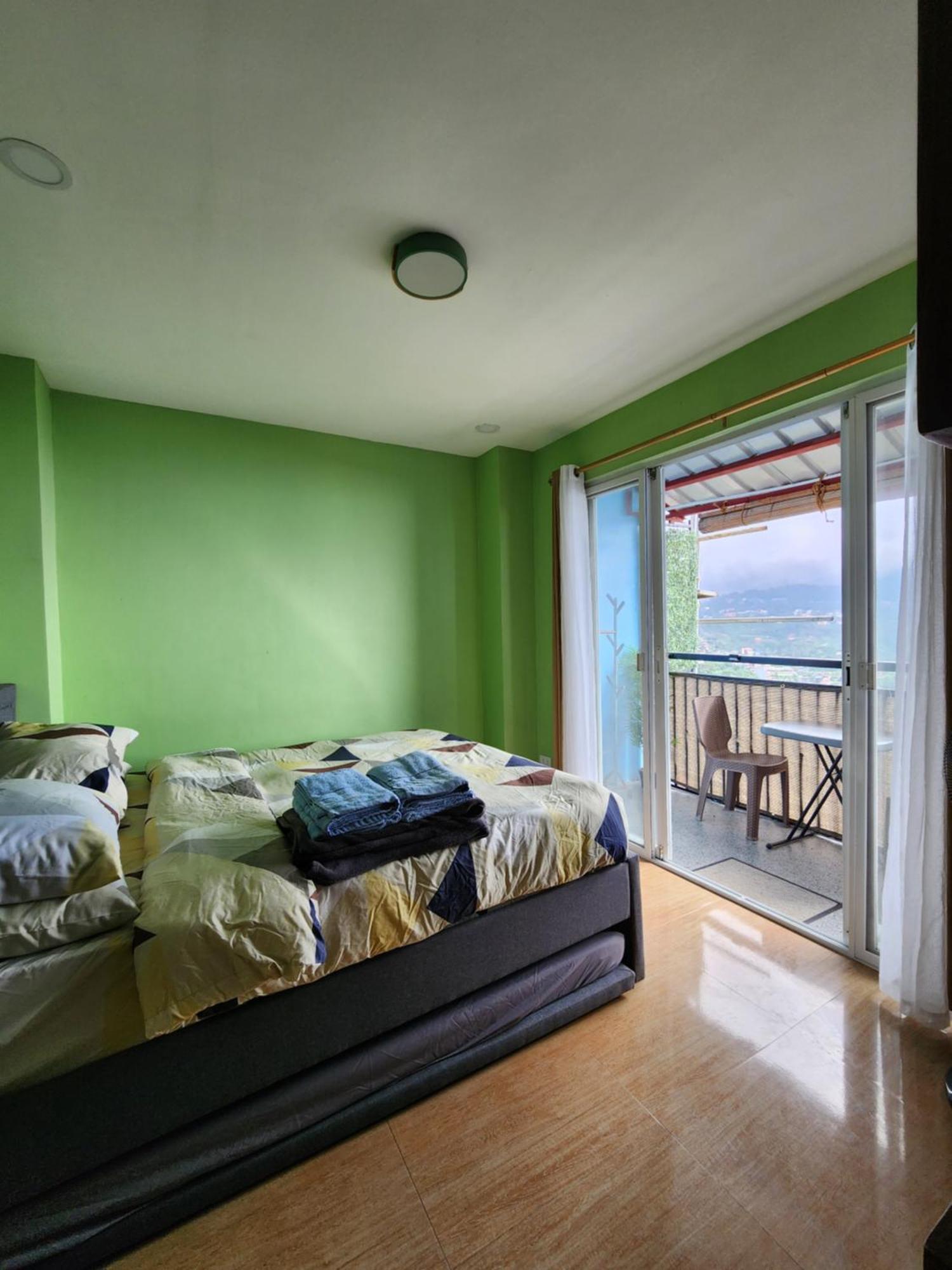 Mountain And Sunsetview Baguio Residences Багио Номер фото