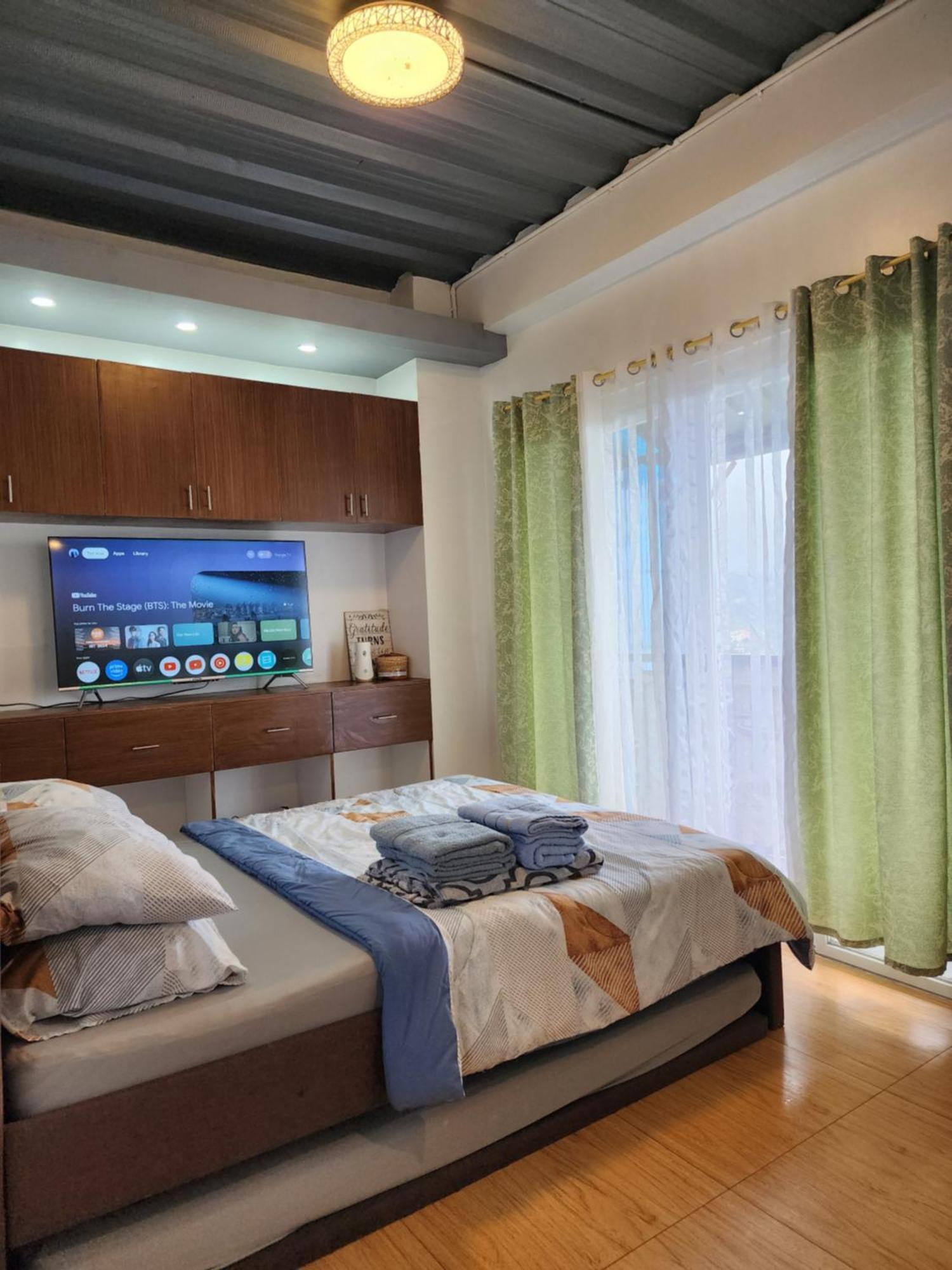 Mountain And Sunsetview Baguio Residences Багио Номер фото